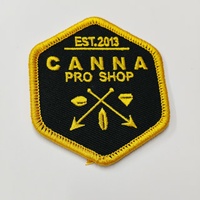 XP-Bulk Patchs personnalisés en chenille avec lettres patchs de broderie thermoscellés Alphabet Iron on Hot Melt Adhesive Badge Patch pour sweat à capuche