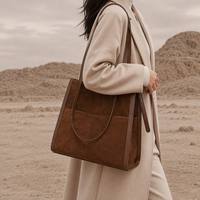 Sac à bandoulière en cuir suédé personnalisé avec poches avant en cuir de vache véritable, sangle amovible, style rétro minimaliste pour femme, idéal pour le bureau, fabrication usine