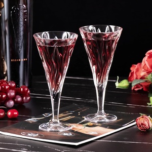 Verres à <span class=keywords><strong>vin</strong></span> de <span class=keywords><strong>Bordeaux</strong></span> en cristal soufflé à la main de 250 ml, bord fin et pied long - Product Image 3