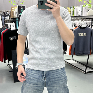 Camiseta Retro de Color Sólido con Cuello Redondo y Parches, Nueva Camiseta de Moda con Bordado de Letras, Camiseta Sencilla de Verano con Corte Holgado y Mangas Raglán - Product Image 1