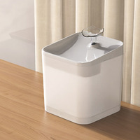 Fontaine d'eau pour animaux de compagnie 2,2 l fontaine à boire automatique avec lumière LED