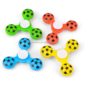 Mini Spinner palloni da calcio giocattolo festa di calcio favore piccoli regali di ritorno Bitdhday Goodie Bags imbottitura scatola del tesoro premio - Product Image 1
