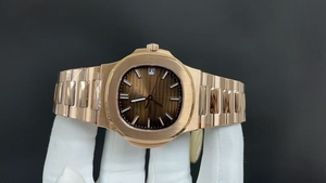 นาฬิกาข้อมือจักรกลกันน้ำคุณภาพสูงสั่งทำพิเศษ ดีไซน์หรูหรา หน้าปัดทรงเหลี่ยมทันสมัย สายสแตนเลสสำหรับผู้ชาย - Product Image 2