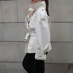 Manteau Tendance Femme à Double Boutonnage avec Épaulettes et Ceinture, Col Revers, Manches Longues - Product Image 2