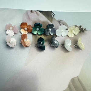 <span class=keywords><strong>2025</strong></span> Mới 3D Hoa Bead Vá Pha Lê <span class=keywords><strong>Rhinestone</strong></span> Sừng Nút Chân Mạ Thân Thiện Với Môi Thời Trang Phụ Nữ Quần Áo Nút - Product Image 3