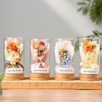Fourniture à chaud de fleurs conservées Fleur de rose éternelle naturelle Rose préservée dans un dôme en verre