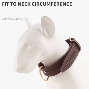 Collier de luxe en cuir tanné végétarien écologique pour animaux de compagnie Collier de chien occidental usiné avec motif animal gravé et fonction rembourrée - Product Image 5