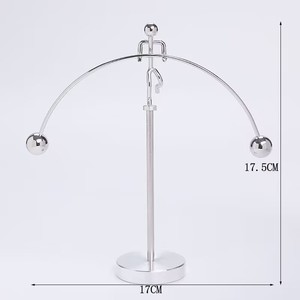 <span class=keywords><strong>Haltérophilie</strong></span> Iron Man Balance Ball Swinging Man Ornements de bureau Cadeau de vacances Homme debout - Product Image 4