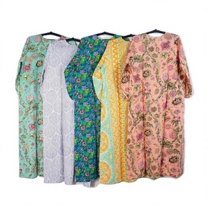 Robe longue d'été pour femme, style bohème, imprimé floral, ample, manches longues, col rond, décontractée, en viscose tissée respirante, froncée, faite à la main - Product Image 1