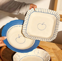 Assiette en porcelaine à motif pomme mignon, faite à la main, forme irrégulière, en céramique, pour servir des salades de fruits