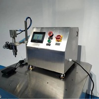 Machine de remplissage de bouteilles de liquide pneumatique pour presse-agrumes de boisson d'huile de babeurre Machine de remplissage de moules de savon liquide