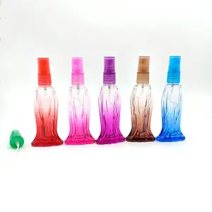 批发 16毫升彩色喷鱼形玻璃香水瓶与五颜六色的塑料喷雾器