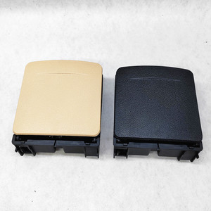 Portavasos trasero para coche, soporte para reposabrazos de plástico, color beige y negro, para Volkswagen Sagitar Golf 6 - Product Image 1