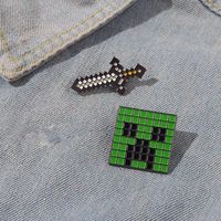 Lot de badges métalliques en forme d'épée Creeper NPC de jeu, 2 couleurs, en vrac