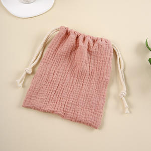 Serviette à bavoir pour bébé en coton pur imprimé à double couche avec cordon de serrage, serviette <span class=keywords><strong>apaisante</strong></span>, petit sac de rangement pour articles, sac à vêtements - Product Image 3