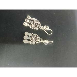 Pendientes Modernos de Primera Calidad, Hermoso Diseño, Perfectos para Bodas y Ocasiones Especiales para Mujeres - Product Image 4