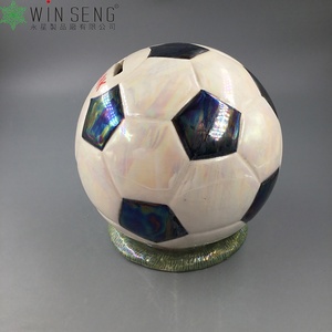 Direct de l'usine chinoise Tirelire et boîte d'épargne en forme de football en céramique mignonne pour tirelire pour enfants - Product Image 2