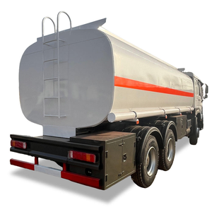Camión Cisterna <span class=keywords><strong>de</strong></span> Combustible Sinotruk Howo 6x4 <span class=keywords><strong>de</strong></span> <span class=keywords><strong>Segunda</strong></span> <span class=keywords><strong>Mano</strong></span>, Camión Cisterna Móvil <span class=keywords><strong>de</strong></span> 5000 Galones para Diésel, Camión Cisterna para África - Product Image 2
