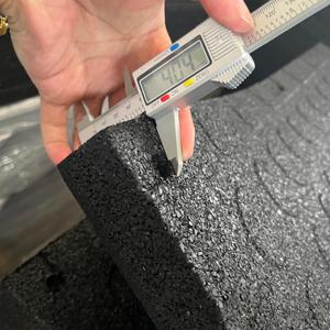 Tappetino in Gomma ad Alta Densità Resistente all'Usura per Pavimenti di Palestre e Studi di Allenamento Privati - Product Image 3