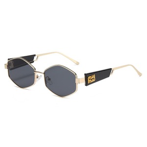 Gafas de Sol Rectangulares Miumiu Fashion UV400 con Montura Completa, Protección Solar para Mujer - Product Image 4