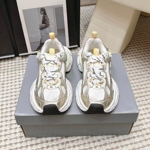 Zapatillas deportivas informales con cordones, de oro blanco, con entresuela acolchada de EVA, puntera redonda y suela de goma, estilo running y walking. - Product Image 1