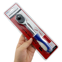 Clé à cliquet de haute qualité 3/8 à dégagement rapide avec trois douilles à cliquet et poignée caoutchoutée pour outils de mécanique