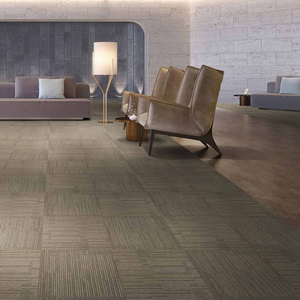 Alfombra Modular de Polipropileno de Alta Densidad y Tráfico Intenso, Diseño de Rompecabezas, con Base de PVC Moderna, 50x50, para Oficina - Product Image 1