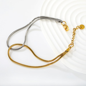 Pulsera Minimalista de Cadena de Serpiente con Diseño Anudado, Joyería Unisex de Acero Inoxidable, Accesorio de Moda - Product Image 3