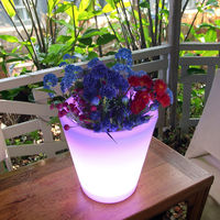 Jardinière ronde en plastique moderne avec éclairage changeant de couleur, imperméable, pot de fleurs d'extérieur, utilisable comme vase de sol