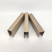 Plafond suspendu en aluminium à grain de bois personnalisé, profilé tubulaire rond creux pour la décoration intérieure commerciale
