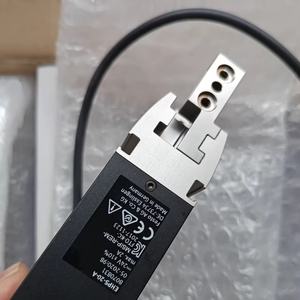 Kit de pince parallèle <span class=keywords><strong>FESTO</strong></span> 100% original pour robots EHPS-16-A-RA50 8210808 Pince parallèle électrique - Product Image 3