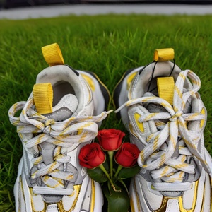 Chaussures de sport décontractées haut de gamme pour hommes et femmes, en cuir véritable, respirantes, épaisses, à lacets, imperméables et tendance - Product Image 2