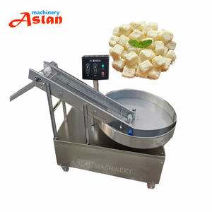 Machine à enduire les gâteaux <span class=keywords><strong>de</strong></span> lune en acier inoxydable pour la préparation <span class=keywords><strong>de</strong></span> gâteaux <span class=keywords><strong>de</strong></span> lune à la noix <span class=keywords><strong>de</strong></span> <span class=keywords><strong>coco</strong></span> et <span class=keywords><strong>de</strong></span> gâteaux <span class=keywords><strong>de</strong></span> lune à la neige - Product Image 1