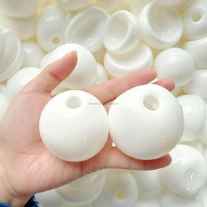 Balle Squishy Ultra Fine en TPR Souple de 6CM, Blanche, Vide, Parfumée au Lait, Faite à la Main, Jouet Sonore en Forme de Coquille, Vente en Gros, Unisexe - Product Image 1