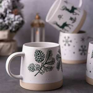 Mug à café en céramique de Noël de luxe fait main de haute qualité 14oz (330ml) avec logo personnalisé imprimé en sérigraphie pour fêtes - Product Image 1