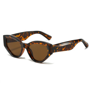 Lunettes de soleil œil de chat surdimensionnées 2026, monture intégrale, protection UV400, logo personnalisé, design unisexe tendance, dégradé vert/rouge, haute protection UV - Product Image 4