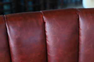 Hendry - Sofás de Cuero Genuino <span class=keywords><strong>Mexicano</strong></span> Hechos a Medida, Estilo Banqueta Semicircular para Restaurantes, con Respaldo de Líneas - Product Image 5