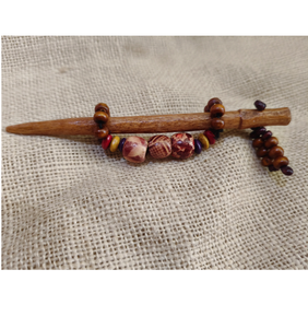 Pinza para el pelo de madera premium hecha a mano con textura de grano natural para peinados étnicos y modernos - Product Image 6