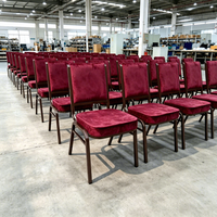 Chaises de réception empilables de luxe en promotion pour événements intérieurs et extérieurs, chaises de banquet en tissu et métal pour mariages et hôtels