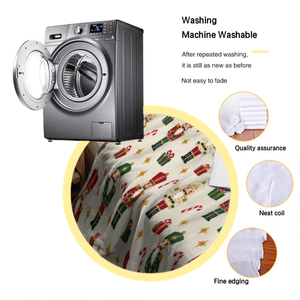 Manta de Franela Suave y Cálida de 300 g/m² con Estampado de Cascanueces y Bastones de Caramelo Navideños, 60x80 Pulgadas, para Cama, Sofá y Camping, Venta al por Mayor - Product Image 5