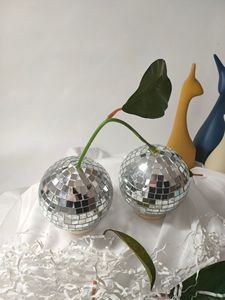 Boule disco en verre argenté Zhejiang Cerise Tentante, design moderne réfléchissant, C-049, pour fêtes, vacances et Nouvel An - Product Image 4