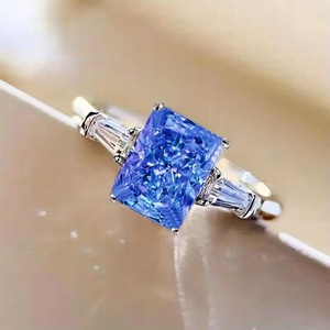 Anello romantico con texture quadrata, elegante gioiello da donna per tutti i giorni, ideale come regalo. - Product Image 1