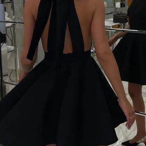 Vestido Mini Plisado con Espalda Descubierta, Bolsillos Dobles y Lazo de Satén, Estilo Vintage y Elegante, Personalizable para Mujer, en Oferta - Product Image 3