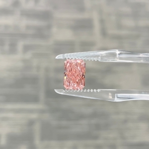 Синтетический бриллиант IGI-сертифицированный, выращенный в лаборатории, цвета Fancy Vivid <span class=keywords><strong>Pink</strong></span>, огранка Radiant, для изготовления ювелирных изделий - Product Image 6