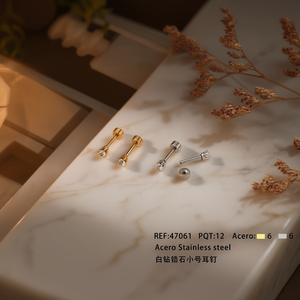 Orecchini a lobo con zirconi bianchi da 6 mm in acciaio inossidabile, gioielli minimalisti di alta qualità - Product Image 3