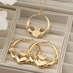 थोक सोने से भरा हुआ इरीष क्लैडग दिल का मुकुट लटकन महिला उपहार के लिए लिंक चेन के साथ - Product Image 3