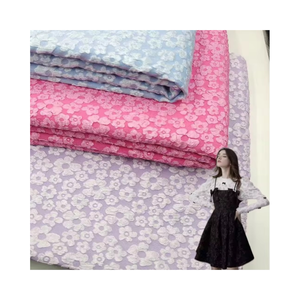 Moda de fábrica 100% poliéster T800 tela Jacquard pequeño patrón de flores 3D para salida de ropa - Product Image 1