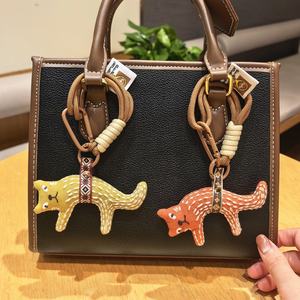 Nuevo Llavero de Peluche Portátil con Mosquetón de Corazón 2026, Ecológico, Muñeco 3D, Regalo de Cumpleaños, Colgante para Bolsa de Niños, Llavero de Tela con Dibujo Animado de Zorro - Product Image 1