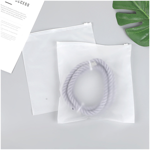 Sac d'emballage en plastique pour vêtements Sac à fermeture éclair en poly Sac plat en plastique mat pour T-shirt avec fermeture éclair coulissante - Product Image 5