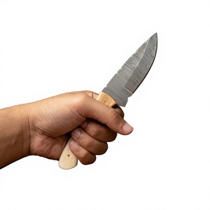 Couteau de chasse et de camping à lame fixe en acier Damas, avec manche en bois et os, personnalisable - Product Image 1